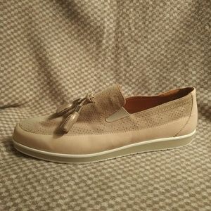 New Ara leather beige loafers